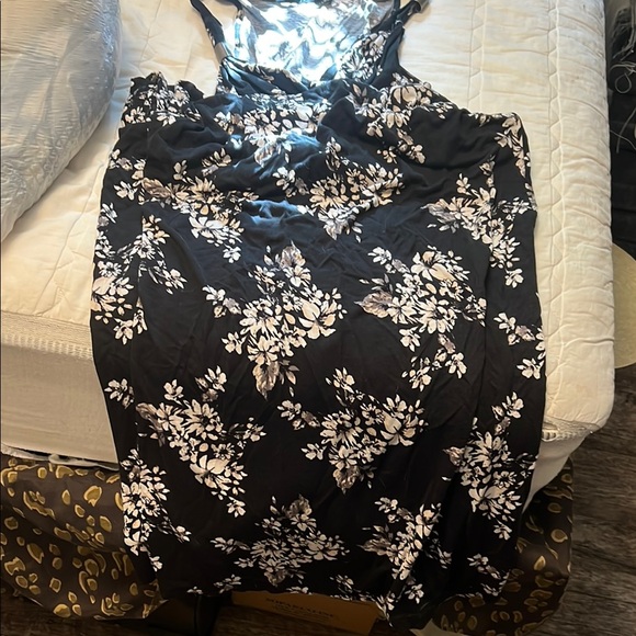 Elegant Black and White Floral Maxi Dress - Picture 2 of 6